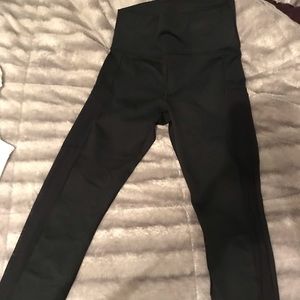 NEW fabletics cropped leggings